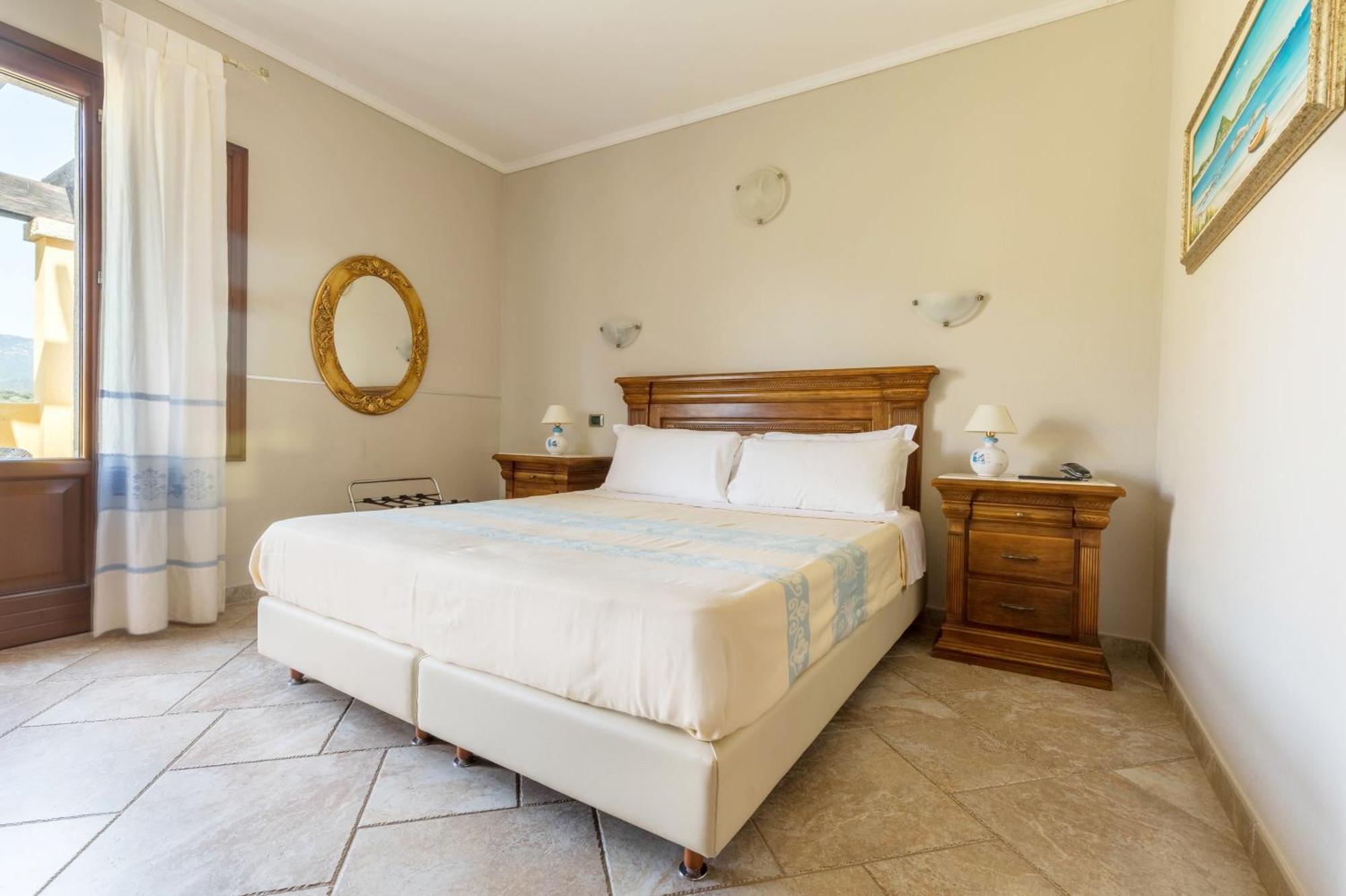 Hotel Sa Suergia Villasimius Exterior foto